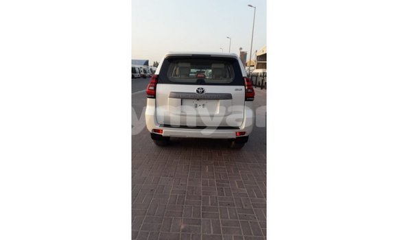 သွင်းကုန် Toyota Prado White ကား Import - Dubai Ayeyarwady သွင်းကုန် Toyota Prado White ကား Import - Dubai Ayeyarwady