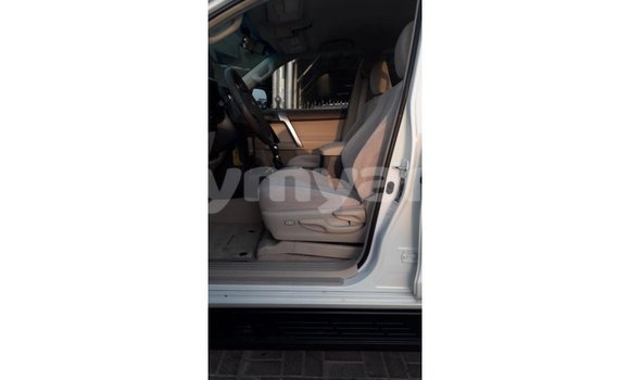 သွင်းကုန် Toyota Prado White ကား Import - Dubai Ayeyarwady သွင်းကုန် Toyota Prado White ကား Import - Dubai Ayeyarwady