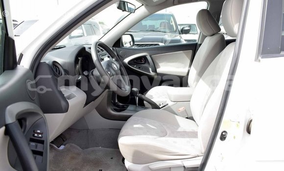 Buy Import Toyota HiAce White Truck in Import - Dubai in Ayeyarwady Buy Import Toyota HiAce White Truck in Import - Dubai in Ayeyarwady