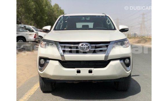 သွင်းကုန် Toyota Fortuner White ကား Import - Dubai Ayeyarwady သွင်းကုန် Toyota Fortuner White ကား Import - Dubai Ayeyarwady
