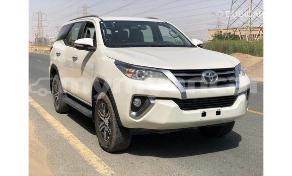သွင်းကုန် Toyota Fortuner White ကား Import - Dubai Ayeyarwady သွင်းကုန် Toyota Fortuner White ကား Import - Dubai Ayeyarwady