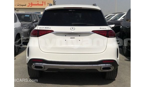 သွင်းကုန် Mercedes-Benz GLE White ကား Import - Dubai Ayeyarwady သွင်းကုန် Mercedes-Benz GLE White ကား Import - Dubai Ayeyarwady