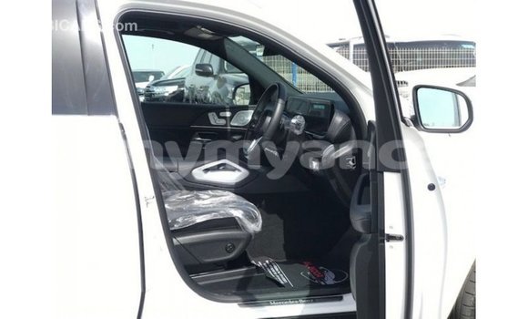 သွင်းကုန် Mercedes-Benz GLE White ကား Import - Dubai Ayeyarwady သွင်းကုန် Mercedes-Benz GLE White ကား Import - Dubai Ayeyarwady