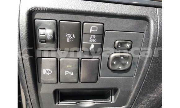 Buy Import Toyota Land Cruiser Black Car in Import - Dubai in Ayeyarwady Buy Import Toyota Land Cruiser Black Car in Import - Dubai in Ayeyarwady