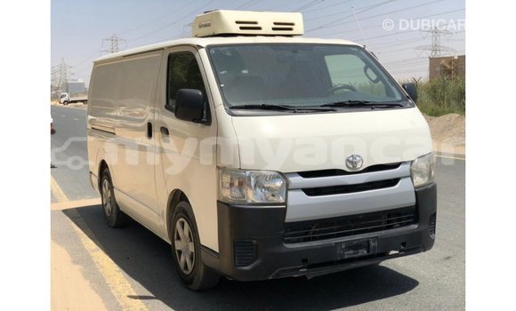 သွင်းကုန် Toyota Hiace White ကား Import - Dubai Ayeyarwady သွင်းကုန် Toyota Hiace White ကား Import - Dubai Ayeyarwady