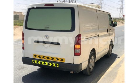သွင်းကုန် Toyota Hiace White ကား Import - Dubai Ayeyarwady သွင်းကုန် Toyota Hiace White ကား Import - Dubai Ayeyarwady