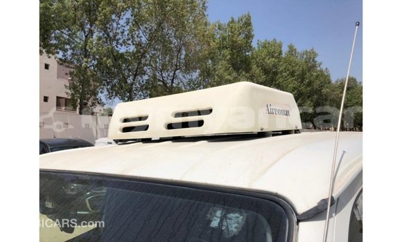 သွင်းကုန် Toyota Hiace White ကား Import - Dubai Ayeyarwady သွင်းကုန် Toyota Hiace White ကား Import - Dubai Ayeyarwady