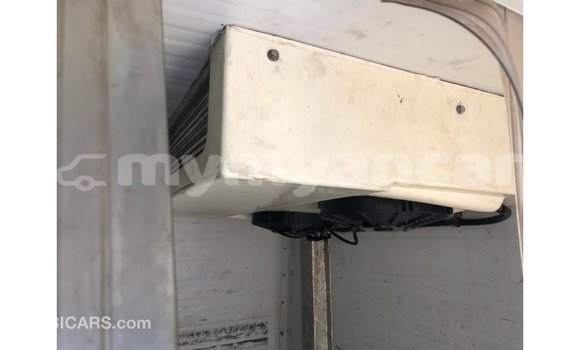 သွင်းကုန် Toyota Hiace White ကား Import - Dubai Ayeyarwady သွင်းကုန် Toyota Hiace White ကား Import - Dubai Ayeyarwady