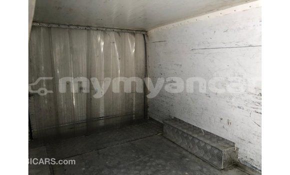 သွင်းကုန် Toyota Hiace White ကား Import - Dubai Ayeyarwady သွင်းကုန် Toyota Hiace White ကား Import - Dubai Ayeyarwady