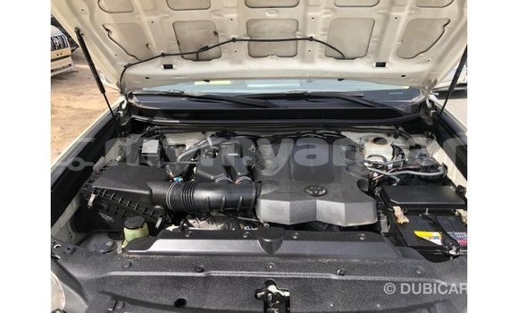 သွင်းကုန် Toyota Prado White ကား Import - Dubai Ayeyarwady သွင်းကုန် Toyota Prado White ကား Import - Dubai Ayeyarwady