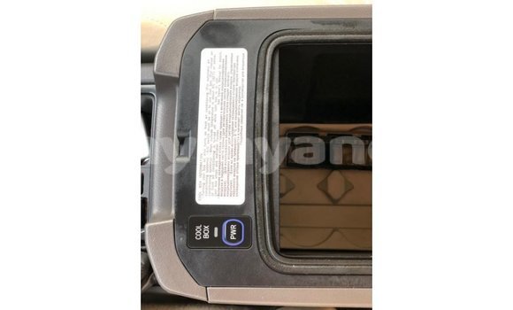 သွင်းကုန် Toyota Prado White ကား Import - Dubai Ayeyarwady သွင်းကုန် Toyota Prado White ကား Import - Dubai Ayeyarwady