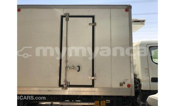 သွင်းကုန် Mitsubishi i White ကား Import - Dubai Ayeyarwady သွင်းကုန် Mitsubishi i White ကား Import - Dubai Ayeyarwady