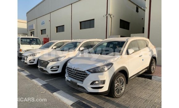 Buy Import Hyundai Tucson White Car in Import - Dubai in Ayeyarwady Buy Import Hyundai Tucson White Car in Import - Dubai in Ayeyarwady