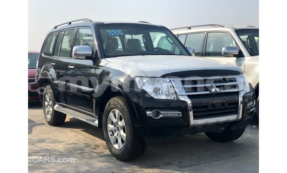 သွင်းကုန် Mitsubishi Pajero Black ကား Import - Dubai Ayeyarwady သွင်းကုန် Mitsubishi Pajero Black ကား Import - Dubai Ayeyarwady
