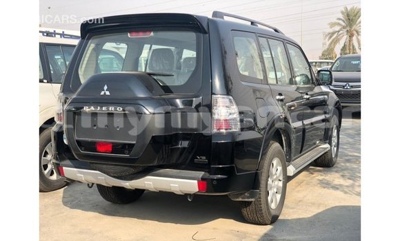 သွင်းကုန် Mitsubishi Pajero Black ကား Import - Dubai Ayeyarwady သွင်းကုန် Mitsubishi Pajero Black ကား Import - Dubai Ayeyarwady