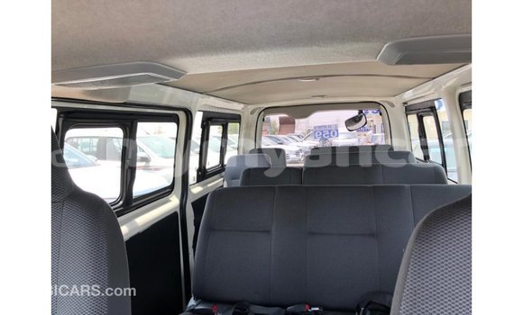 သွင်းကုန် Toyota Hiace White ကား Import - Dubai Ayeyarwady သွင်းကုန် Toyota Hiace White ကား Import - Dubai Ayeyarwady