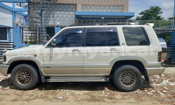 Acheter Occasion Voiture Isuzu Bighorn Blanc à Yangon, #<Region:0x000000000d9ad1e0>