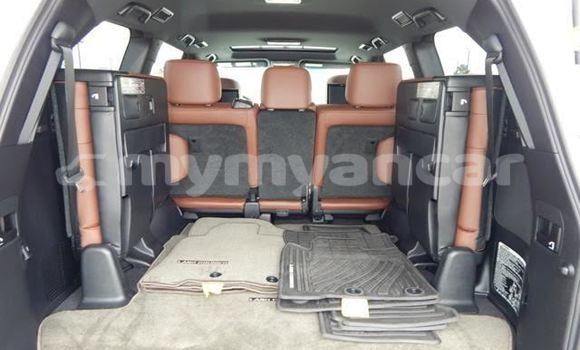 Buy Used Toyota Land Cruiser White Car in Arakan in Rakhine Buy Used Toyota Land Cruiser White Car in Arakan in Rakhine