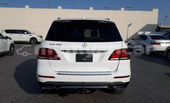 အသုံးပြုခံ့ Mercedes-Benz GLE White ကား Arakan Rakhine အသုံးပြုခံ့ Mercedes-Benz GLE White ကား Arakan Rakhine