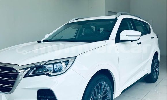 Acheter Occasion Voiture Jeep Cherokee Blanc à Myanaung, #<Region:0x000000000c5121b8>