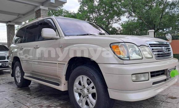 Buy Used Toyota Land Cruiser White Car in Myanaung in Ayeyarwady Buy Used Toyota Land Cruiser White Car in Myanaung in Ayeyarwady