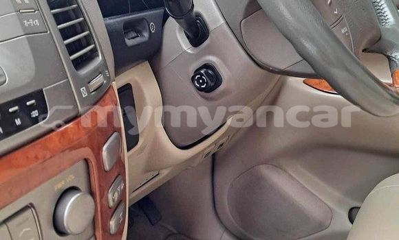 Buy Used Toyota Land Cruiser White Car in Myanaung in Ayeyarwady Buy Used Toyota Land Cruiser White Car in Myanaung in Ayeyarwady
