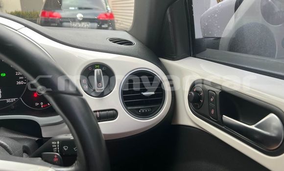 Buy Used Volkswagen Beetle White Car in Myanaung in Ayeyarwady Buy Used Volkswagen Beetle White Car in Myanaung in Ayeyarwady