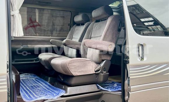 အသုံးပြုခံ့ Toyota Hiace Other ကား Myanaung Ayeyarwady အသုံးပြုခံ့ Toyota Hiace Other ကား Myanaung Ayeyarwady