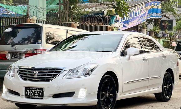 အသုံးပြုခံ့ Toyota Crown White ကား Myanaung Ayeyarwady အသုံးပြုခံ့ Toyota Crown White ကား Myanaung Ayeyarwady
