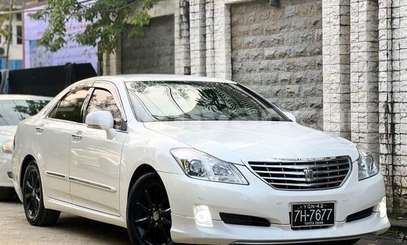 အသုံးပြုခံ့ Toyota Crown White ကား Myanaung Ayeyarwady အသုံးပြုခံ့ Toyota Crown White ကား Myanaung Ayeyarwady