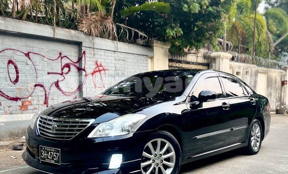 အသုံးပြုခံ့ Toyota Crown Black ကား Myanaung Ayeyarwady အသုံးပြုခံ့ Toyota Crown Black ကား Myanaung Ayeyarwady