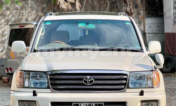 Buy Used Toyota Land Cruiser White Car in Myanaung in Ayeyarwady Buy Used Toyota Land Cruiser White Car in Myanaung in Ayeyarwady