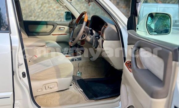 Buy Used Toyota Land Cruiser White Car in Myanaung in Ayeyarwady Buy Used Toyota Land Cruiser White Car in Myanaung in Ayeyarwady