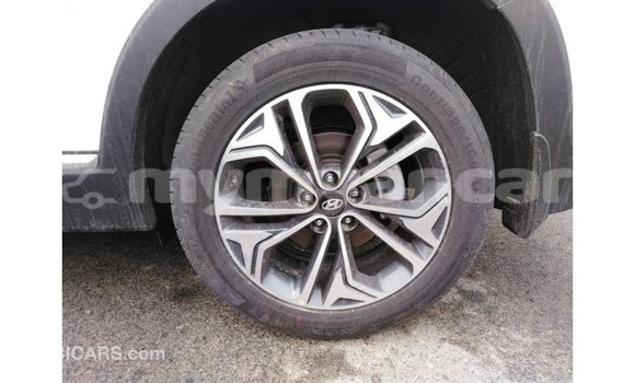 Buy Import Hyundai Santa Fe White Car in Import - Dubai in Ayeyarwady Buy Import Hyundai Santa Fe White Car in Import - Dubai in Ayeyarwady