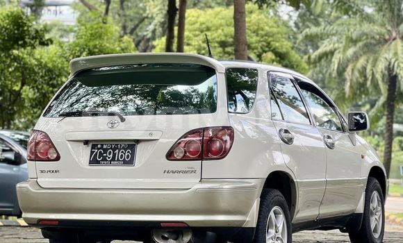 အသုံးပြုခံ့ Toyota Harrier White ကား Yangon Yangon အသုံးပြုခံ့ Toyota Harrier White ကား Yangon Yangon