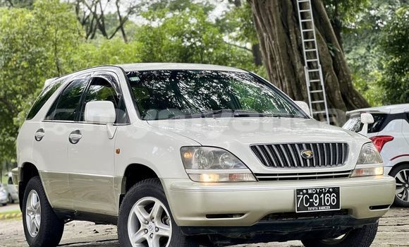 အသုံးပြုခံ့ Toyota Harrier White ကား Yangon Yangon အသုံးပြုခံ့ Toyota Harrier White ကား Yangon Yangon