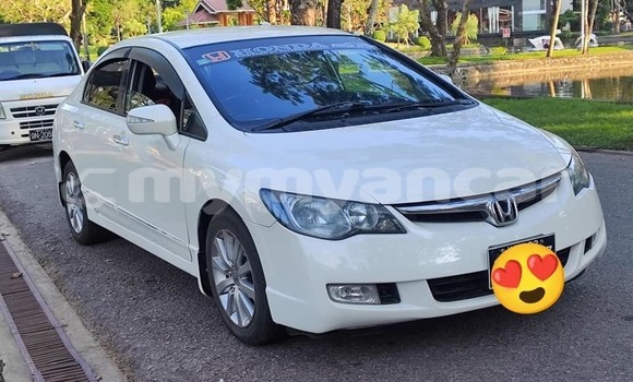 အသုံးပြုခံ့ Honda Civic White ကား Myanaung Ayeyarwady အသုံးပြုခံ့ Honda Civic White ကား Myanaung Ayeyarwady