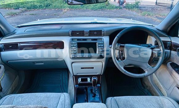 Buy Used Toyota Crown White Car in Banmo in Kachin Buy Used Toyota Crown White Car in Banmo in Kachin
