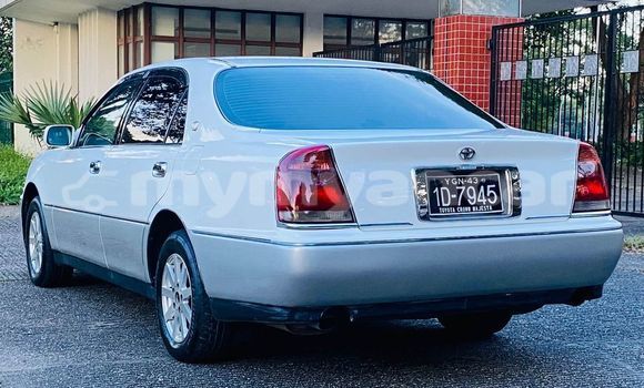 Buy Used Toyota Crown White Car in Banmo in Kachin Buy Used Toyota Crown White Car in Banmo in Kachin