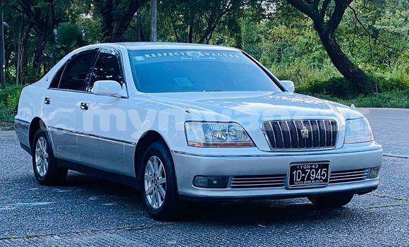 Buy Used Toyota Crown White Car in Banmo in Kachin Buy Used Toyota Crown White Car in Banmo in Kachin