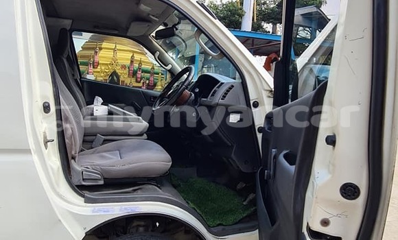 Buy Used Toyota Hiace White Car in Banmo in Kachin Buy Used Toyota Hiace White Car in Banmo in Kachin