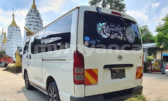 Buy Used Toyota Hiace White Car in Banmo in Kachin Buy Used Toyota Hiace White Car in Banmo in Kachin