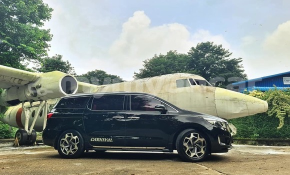 အသုံးပြုခံ့ Kia Carnival Black ကား Chauk Magway အသုံးပြုခံ့ Kia Carnival Black ကား Chauk Magway