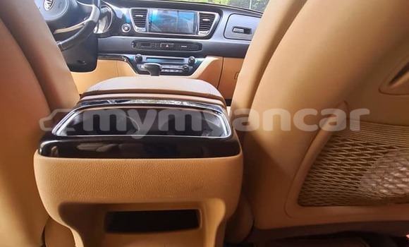 အသုံးပြုခံ့ Kia Carnival Black ကား Chauk Magway အသုံးပြုခံ့ Kia Carnival Black ကား Chauk Magway