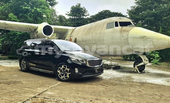 အသုံးပြုခံ့ Kia Carnival Black ကား Chauk Magway အသုံးပြုခံ့ Kia Carnival Black ကား Chauk Magway