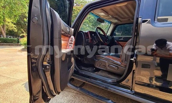 အသုံးပြုခံ့ Hummer H3 Black ကား Banmo Kachin အသုံးပြုခံ့ Hummer H3 Black ကား Banmo Kachin