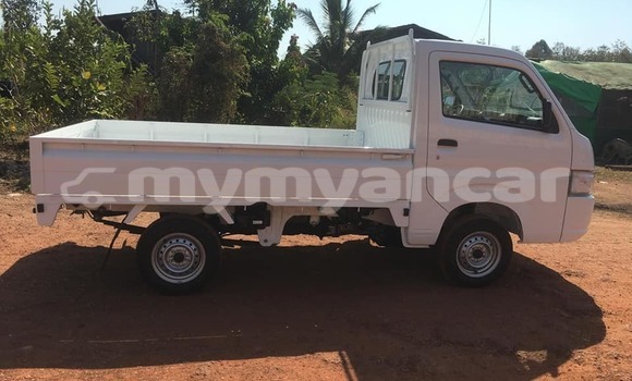 Buy Used Suzuki Carry Silver Car in Myingyan in Mandalay