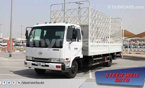 သွင်းကုန် Nissan Evalia White ထရပ်ကား Import - Dubai Ayeyarwady သွင်းကုန် Nissan Evalia White ထရပ်ကား Import - Dubai Ayeyarwady