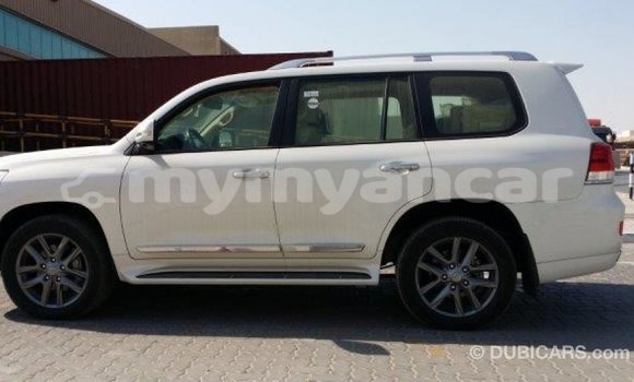 Buy Import Toyota Land Cruiser White Car in Import - Dubai in Ayeyarwady Buy Import Toyota Land Cruiser White Car in Import - Dubai in Ayeyarwady
