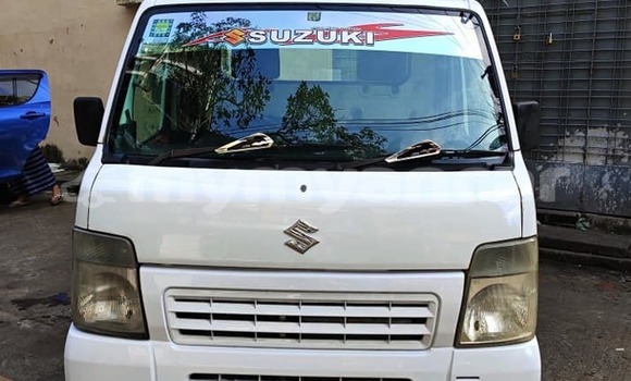 Acheter Occasion Voiture Mazda 323 Blanc à Bogale, #<Region:0x000000000c5121b8>